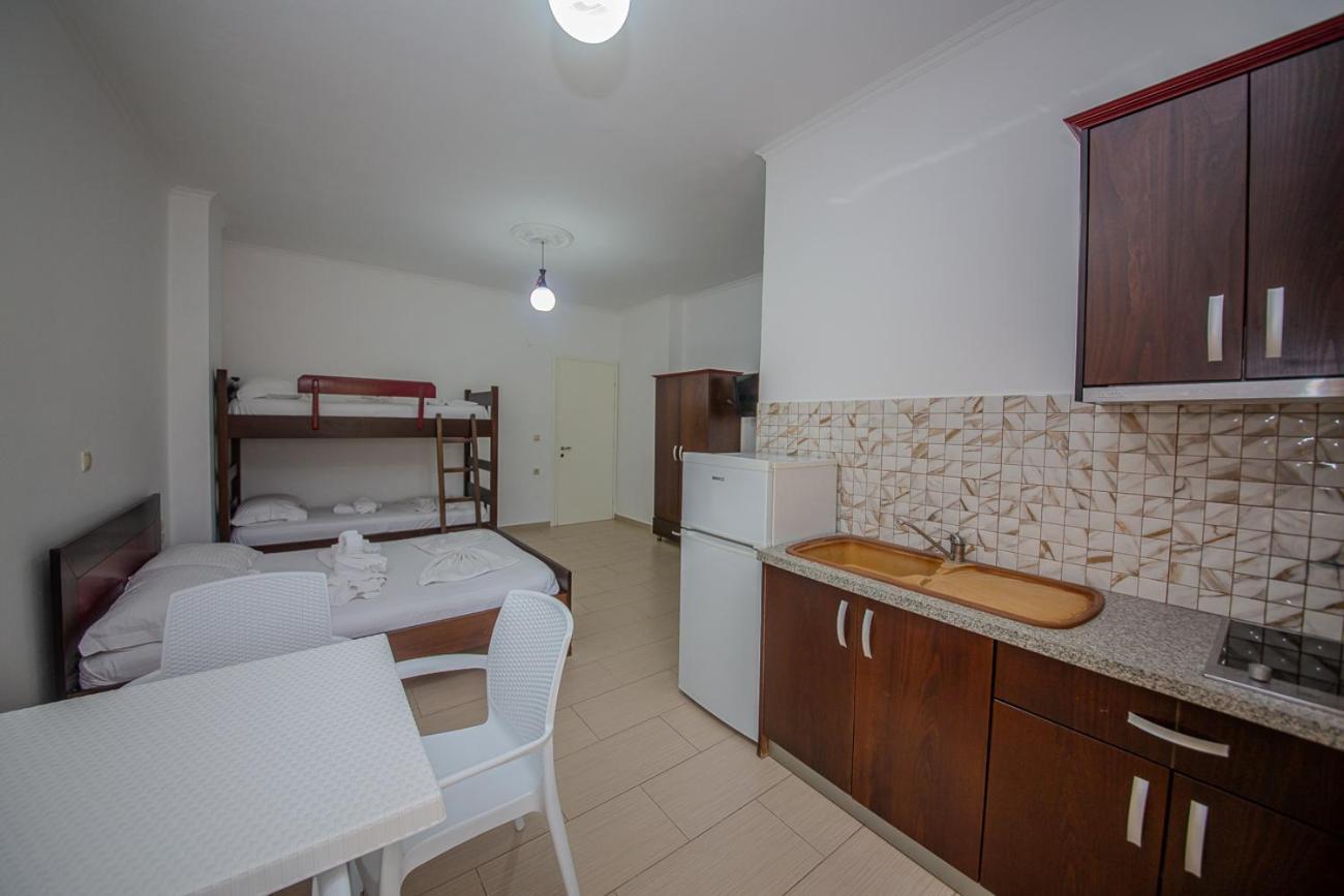 Hotel Landi Ksamil Extérieur photo
