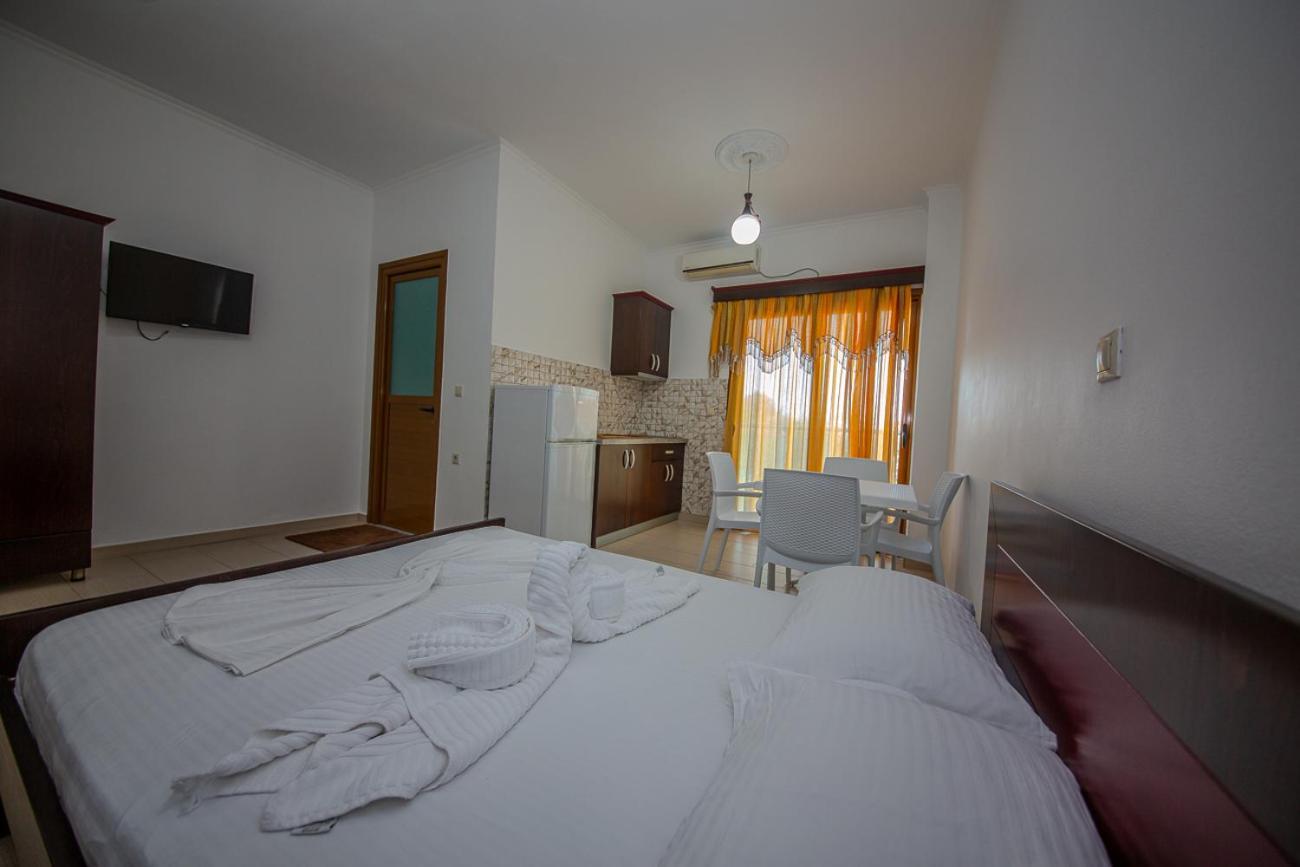 Hotel Landi Ksamil Extérieur photo